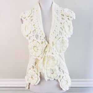 Elegant Cream Floral Knit Cardigan